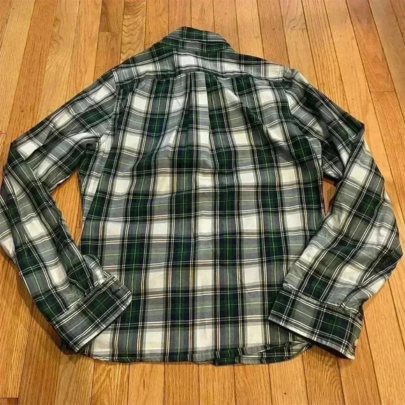 Abercrombie & Fitch Men's Plaid Muscle Fit Button-Up Shirt Size M - Picture 8 of 8